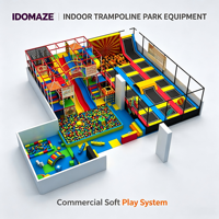 Équipement de trampoline pour aire de jeux intérieure commerciale avec fosse à mousse, mur d'escalade et parcours d'obstacles