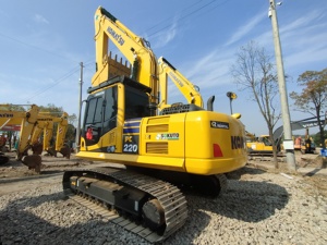 Excavadora Hidráulica Usada Komatsu PC220-8 de Alto Rendimiento, Marca Japonesa Komatsu, 23 Toneladas, 220-8, en Venta a Precio Económico - Product Image 5