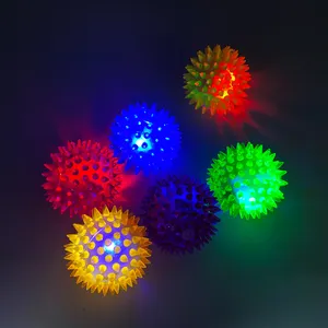 Großhandel Flash Elastic Massage Ball Glowing Whistle Bouncing Ball Leuchtende Spielzeug Party