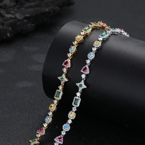 Collana Geometrica con Zirconi Colorati, Gioiello Raffinato e Alla Moda, Design a Stella, Rotondo, Quadrato, Triangolare, Arcobaleno in CZ - Product Image 6