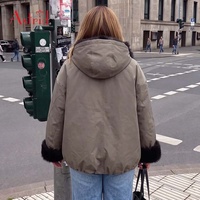 Veste parka courte d'hiver pour femmes, grande taille, avec col et poignets en fourrure, manteau bomber chaud et épais rembourré