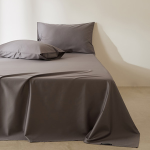 Drap <span class=keywords><strong>de</strong></span> lit simple en coton à fibres longues 300 fils/cm² |   Hôtel <span class=keywords><strong>de</strong></span> luxe <span class=keywords><strong>de</strong></span> niveau Aman, utilisation en toute simplicité, soyeux et doux pour la peau, idéal pour dormir nu. - Product Image 1
