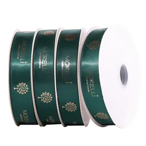 Оптовая продажа, лента из 100% полиэстера зеленого цвета с горячим тиснением, 3,8 см, индивидуальный логотип для подарочной декоративной ленты