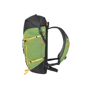 Mochila de Senderismo AIONE de 30L Ultraligera con Cubierta Impermeable para Hombres y Mujeres - Product Image 3