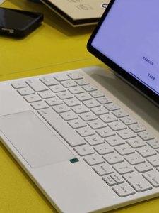 Teclado flotante magnético desmontable con retroiluminación para Xiaomi Pad 7 Ultra, funda con teclado inalámbrico portátil para tableta Xiaomi - Product Image 6