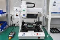 Machine de distribution entièrement automatique à quatre axes pour colle AB, silicone et adhésifs thermofusibles