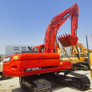 Excavatrice sur chenilles d'occasion Doosan DX225LC-9S, grande machine de terrassement avec pompe moteur et PLC, capacité de la cuve de 1,1 m, puissance de 120 kW - Product Image 3
