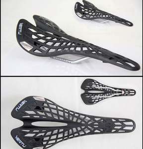 Sillín de asiento de bicicleta MTB de carretera profesional de verano sillín de <span class=keywords><strong>araña</strong></span> de bicicleta de plástico súper ligero con función de ventilación de estilo Simple - Product Image 2