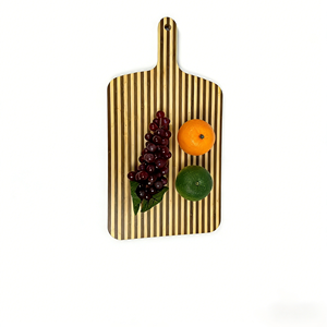 Pelle à pizza rayée en bambou avec manche en forme de pagaie pour le transfert de pizzas et de pains faits <span class=keywords><strong>maison</strong></span> - Product Image 4