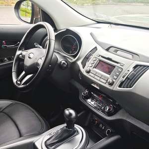 <span class=keywords><strong>Kia</strong></span> <span class=keywords><strong>Sportage</strong></span> 2.0L del 2016 Usata, SUV Medio con Guida a Sinistra, Cambio Automatico, 5 Posti, Pneumatici R16, Tetto Apribile - Offerta Imperdibile - Product Image 6