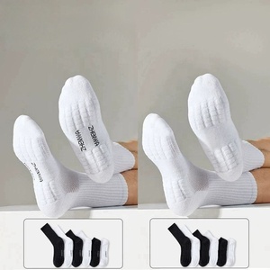 Wholesale Custom Logo Men's <b>Running</b> <b>Socks</b> – Good Quality Cotton Polyester Sports Basketball <b>Socks</b> for Men - Product Image 5