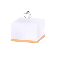 Support de présentoir à bijoux moderne Romi, support personnalisé de luxe en acrylique pour l'affichage de bijoux