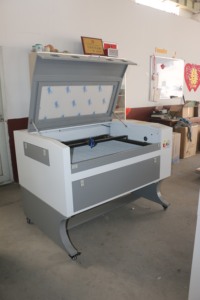 Machine de gravure laser 130w 100w 9060 Ruida Leadshine 57 Moteur pas à pas Auto Focus Mandrin Rotatif S & A CW3000 Refroidisseur - Product Image 5