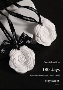 แผ่นหอมปรับอากาศแบบแฮนด์เมดสุดหรูสำหรับขายส่ง กลิ่นหอมติดทนนาน 90-180 วัน ที่หนีบช่องแอร์ในรถยนต์ พกพาสะดวก - Product Image 6
