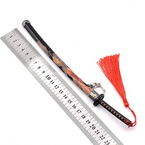 Venta al por mayor 22cm Aleación de Metal espada llavero prensa para expulsar artesanía juego <span class=keywords><strong>Elden</strong></span> anillos Mini <span class=keywords><strong>Katana</strong></span> para Cosplay - Product Image 3