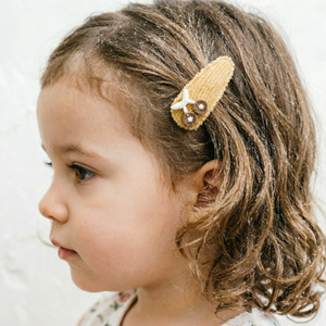 Barrette pour bébé fille en tissu polyester personnalisé, avec <span class=keywords><strong>boucle</strong></span> solide, broderie en dentelle, style fait main, pour un usage quotidien - Product Image 1