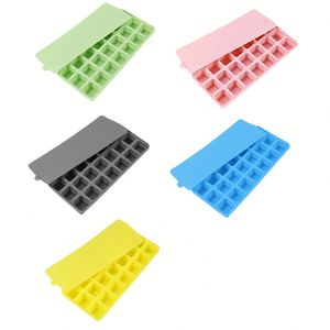 Moule à glaçons carré créatif en silicone à 21 compartiments avec couvercle pour whisky, usage domestique, vente en gros - Product Image 3