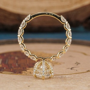 Bagues en diamant de haute joaillerie, fabriquées avec une attention méticuleuse aux détails, présentant de magnifiques diamants étincelants - Product Image 5