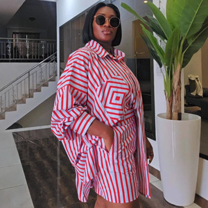 <span class=keywords><strong>Completo</strong></span> Casual da <span class=keywords><strong>Donna</strong></span> Taglie Forti con Camicia a Maniche Lunghe a Righe Verticali e Pantaloncini, Stile Africano <span class=keywords><strong>Sexy</strong></span> con Schiena Scoperta - Product Image 2