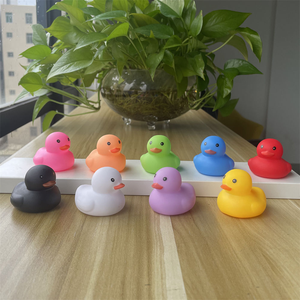 2025 regalo educativo bebé baño sonido pato juguete niños infantil ducha chirriante <span class=keywords><strong>patito</strong></span> <span class=keywords><strong>piscina</strong></span> Mini pato de goma Juguetes - Product Image 2