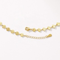 Vente en gros de bijoux personnalisés Nagosa Colliers pour femmes avec fermoir mousqueton en or 18 Vemeil et coquillage en laiton