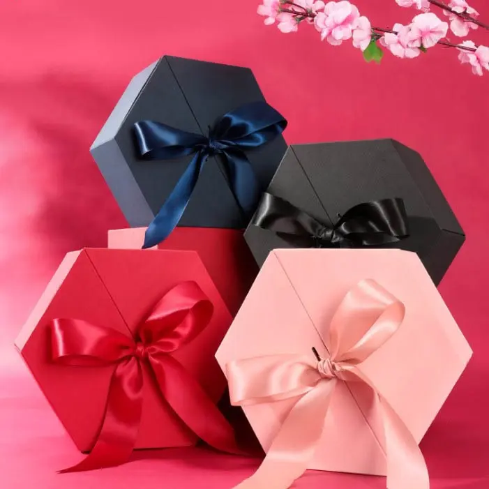 Customized Gift Box Valentine's Day Birthday Wedding Cosmetic Gift Box with Ribbon