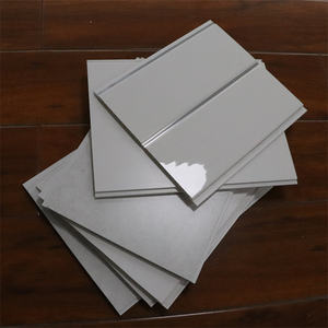 Panneaux de plafond en <span class=keywords><strong>PVC</strong></span> imperméables et ignifuges, faciles à installer, écologiques, pour salles de bain, cuisines, projets commerciaux et résidentiels - Product Image 3