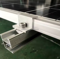 Accessoires de support de montage solaire en gros pince intermédiaire pince de panneau PV pince intermédiaire accessoires de montage solaire