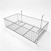 Corbeille de rangement métallique multi-usages à suspendre, compatible avec panneaux perforés, panneaux à lattes et panneaux grillagés pour l'affichage en magasin et l'organisation de garage