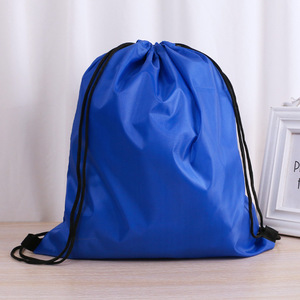 Zaino sportivo morbido di alta qualità 210D con coulisse personalizzato impermeabile promozionale in poliestere zaino con coulisse