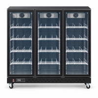 Réfrigérateur à boissons moderne en acier inoxydable avec écran LED, triple porte et rangement multi-niveaux pour restaurant