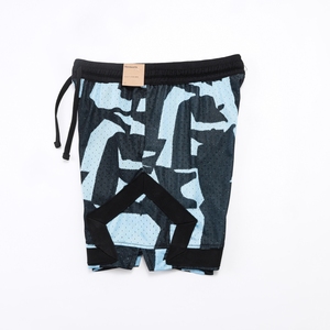 Shorts de basketball personnalisés OEM avec impression par sublimation, coupe standard, respirants, en mesh, séchage rapide, pour hommes - Product Image 3