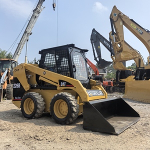 Cargadora compacta Caterpillar 226B usada de segunda mano, minicargadora Cat 226B con cucharón, maquinaria de construcción en venta - Product Image 2