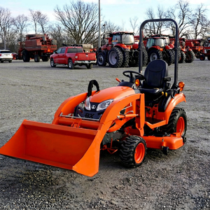 Tractor Kubota BX2380 de 2018 con plataforma de corte de montaje medio - Product Image 1