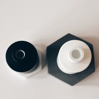 Bouteille vide de diffuseur de roseau de parfum d'huile essentielle de parfum en verre dépoli blanc rond de luxe de 120ml