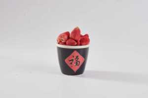 <strong>Freeze</strong>-<strong>Dried</strong> Whole <strong>Strawberries</strong> Crispy &amp; Light Intense Natural Sweetness Perfect for Snacking&amp;Baking - Product Image 3