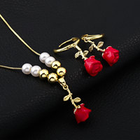 Boucles d'oreilles pendantes en forme de fruits (cerise, fraise, pomme) en émail rouge, avec breloques dorées, style Huggie Hoop, cadeau de bijoux pour femme