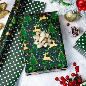Rollo de Papel de Regalo Navideño Verde Reversible - 17 Pulgadas X 33 Pies - Alce y Árbol con Lámina Dorada Metálica, Bayas de Acebo - Product Image 2