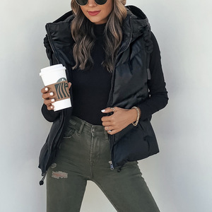 Abrigo de invierno acolchado sin mangas de gran tamaño recortado relleno grueso aislado bolsillo lateral cremallera frontal Casual chaleco acolchado con capucha para <span class=keywords><strong>mujer</strong></span> - Product Image 2