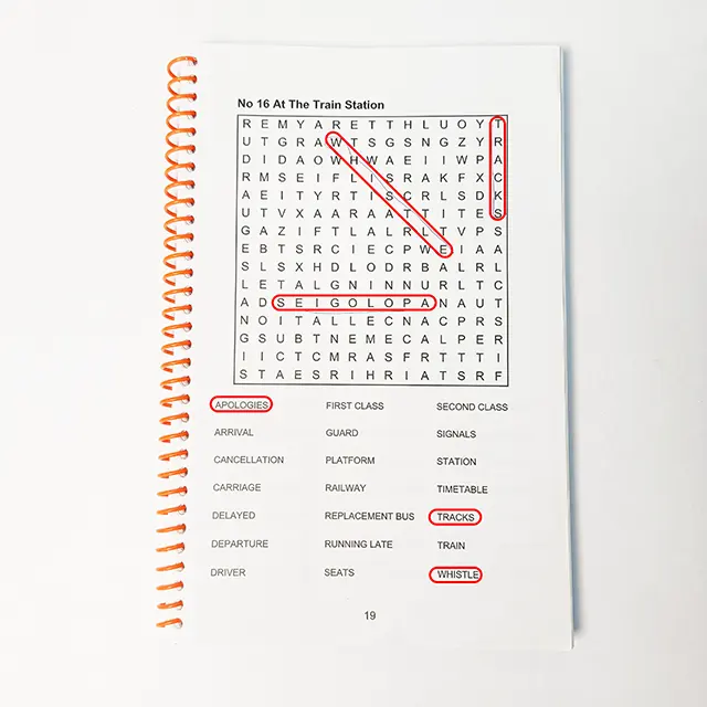 소프트 커버 나선형 바인딩 단어 검색 퍼즐 책 사용자 정의 인쇄 및 로고