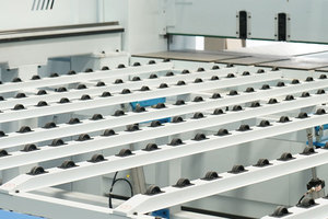 Máquina de corte de madera CNC automática, sierra de viga computarizada, sierra de mesa horizontal para la industria del mueble - Product Image 3