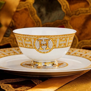 Service de table 60 pièces en céramique, assiettes et bols, pour dîner de mariage, vaisselle de style occidental en porcelaine fine, vente en gros - Product Image 4