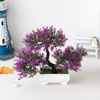 Décoration de table de bureau à domicile en gros d'usine Mini plantes artificielles de pin vert bonsaï avec des pots en plastique