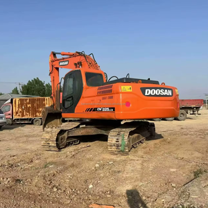 Grande pelle Excavatrice d'occasion Doosan DX225LCA à l'état presque neuf Excavatrice Doosan DX225 225 d'occasion à vendre - Product Image 1