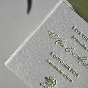 Biglietto d'<span class=keywords><strong>invito</strong></span> di nozze classico di lusso con stampa a rilievo, logo personalizzato - Biglietto di auguri con totem colorato per matrimoni eleganti - Product Image 2