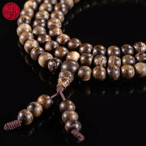 Pulsera de Madera de Agar Natural de Malasia con 108 Cuentas de 7mm, Madera Envejecida Agrietada con Propiedad de Inmersión Casi Total, Joyería Aromática - Product Image 3