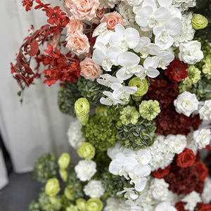 Rosas y Hortensias Artificiales Modernas Hechas a Mano con Seda Roja y Verde Realistas para Decoración de Fondo de Boda - Product Image 4