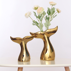 Scultura Decorativa <span class=keywords><strong>da</strong></span> <span class=keywords><strong>Tavolo</strong></span> in Ceramica Smaltata Dorata a Forma di Coda di Balena, Lavorazione Raffinata, Stile Moderno Natalizio - Product Image 5