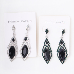 ต่างหูคริสตัลทรงเรขาคณิตชุบเงินสำหรับผู้หญิง ต่างหูแฟชั่นหรูหราสำหรับงานปาร์ตี้ - Product Image 1