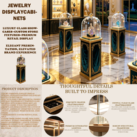 Présentoir à bijoux de style antique de luxe, vitrine à bijoux avec dôme en verre et bordure dorée pour boutique haut de gamme